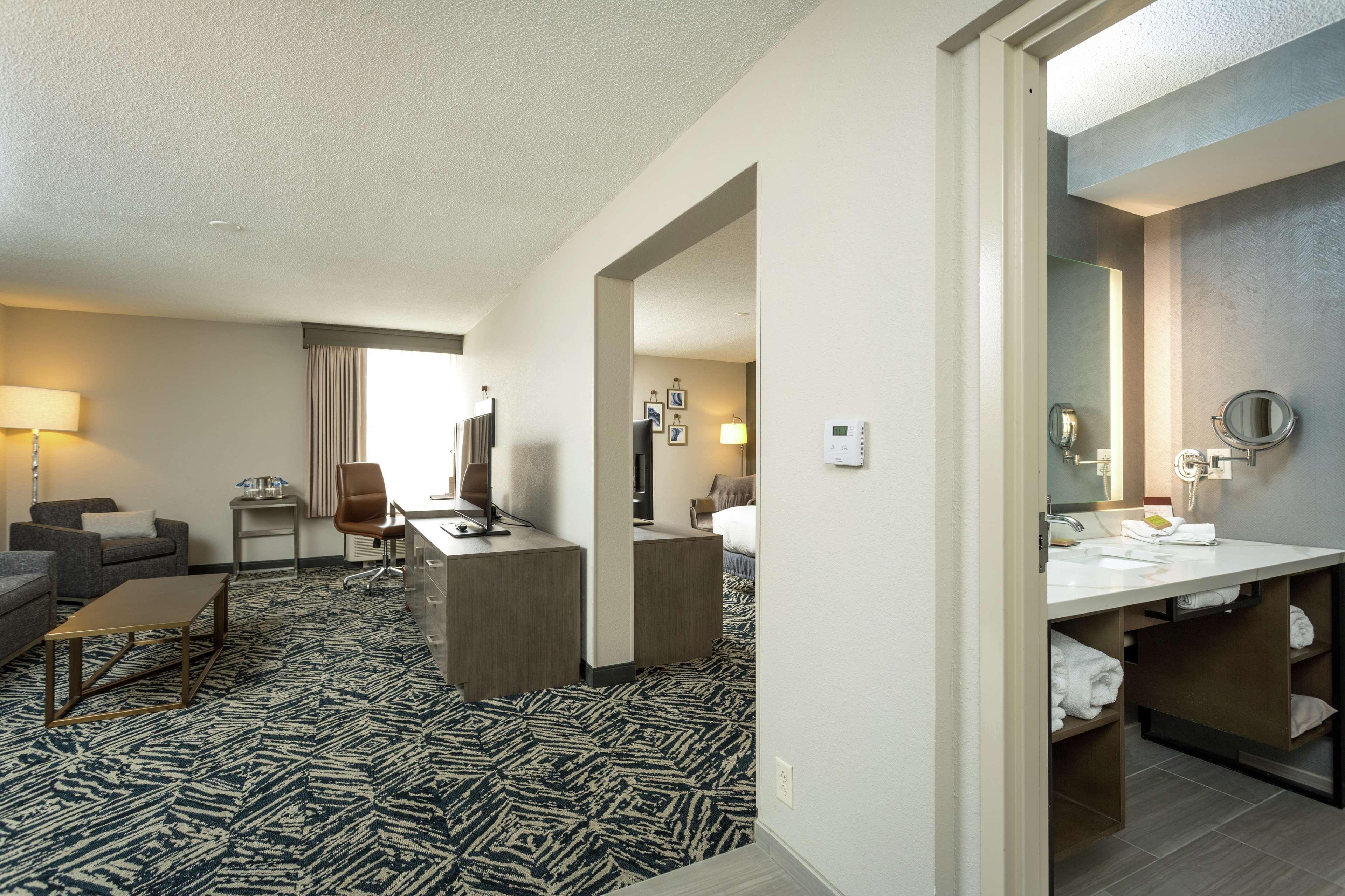 Doubletree By Hilton Harrisonburg Hotel Buitenkant foto