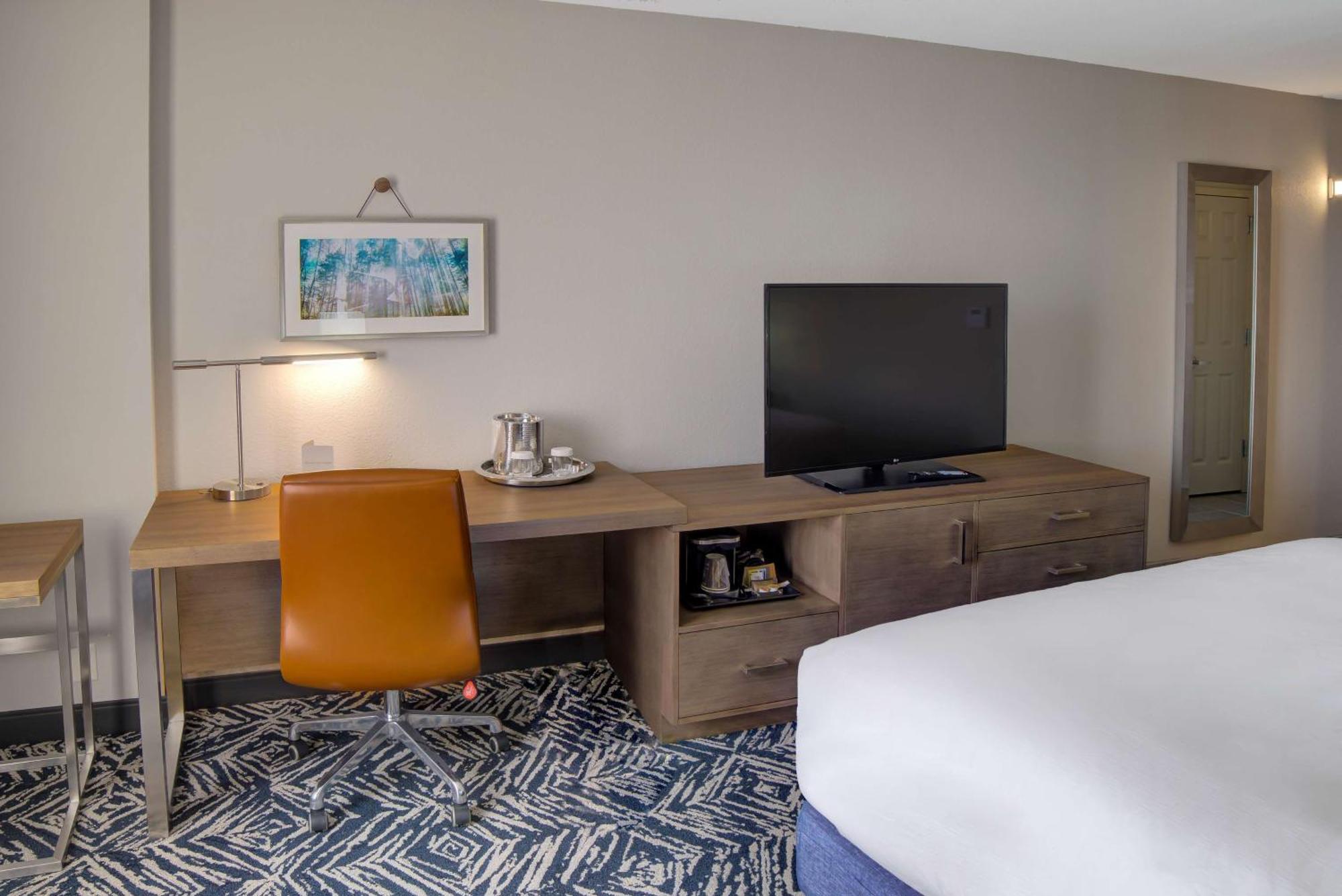 Doubletree By Hilton Harrisonburg Hotel Buitenkant foto