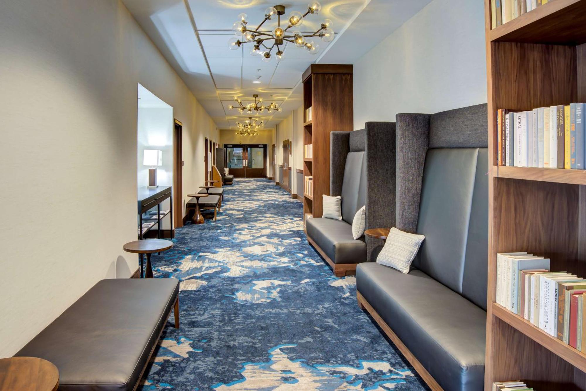 Doubletree By Hilton Harrisonburg Hotel Buitenkant foto