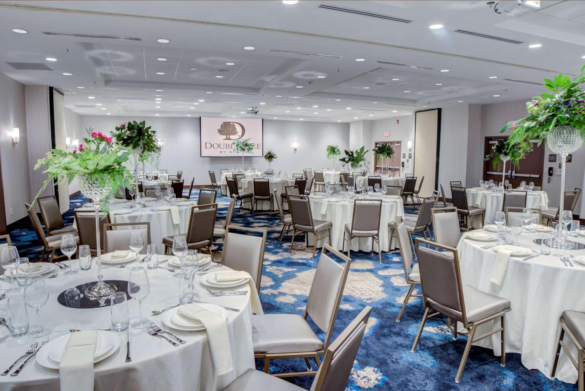 Doubletree By Hilton Harrisonburg Hotel Buitenkant foto