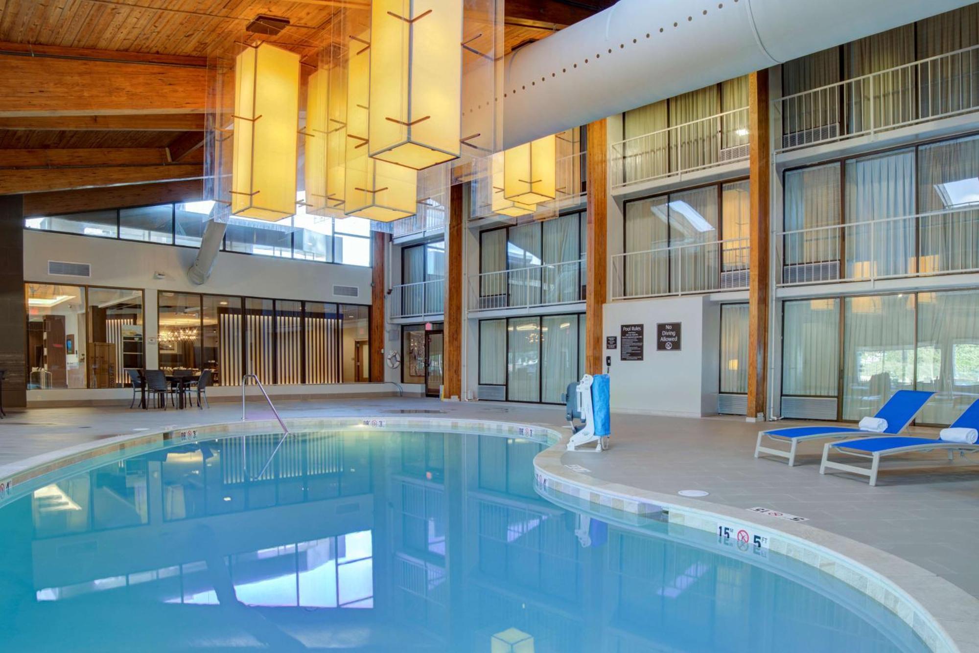 Doubletree By Hilton Harrisonburg Hotel Buitenkant foto