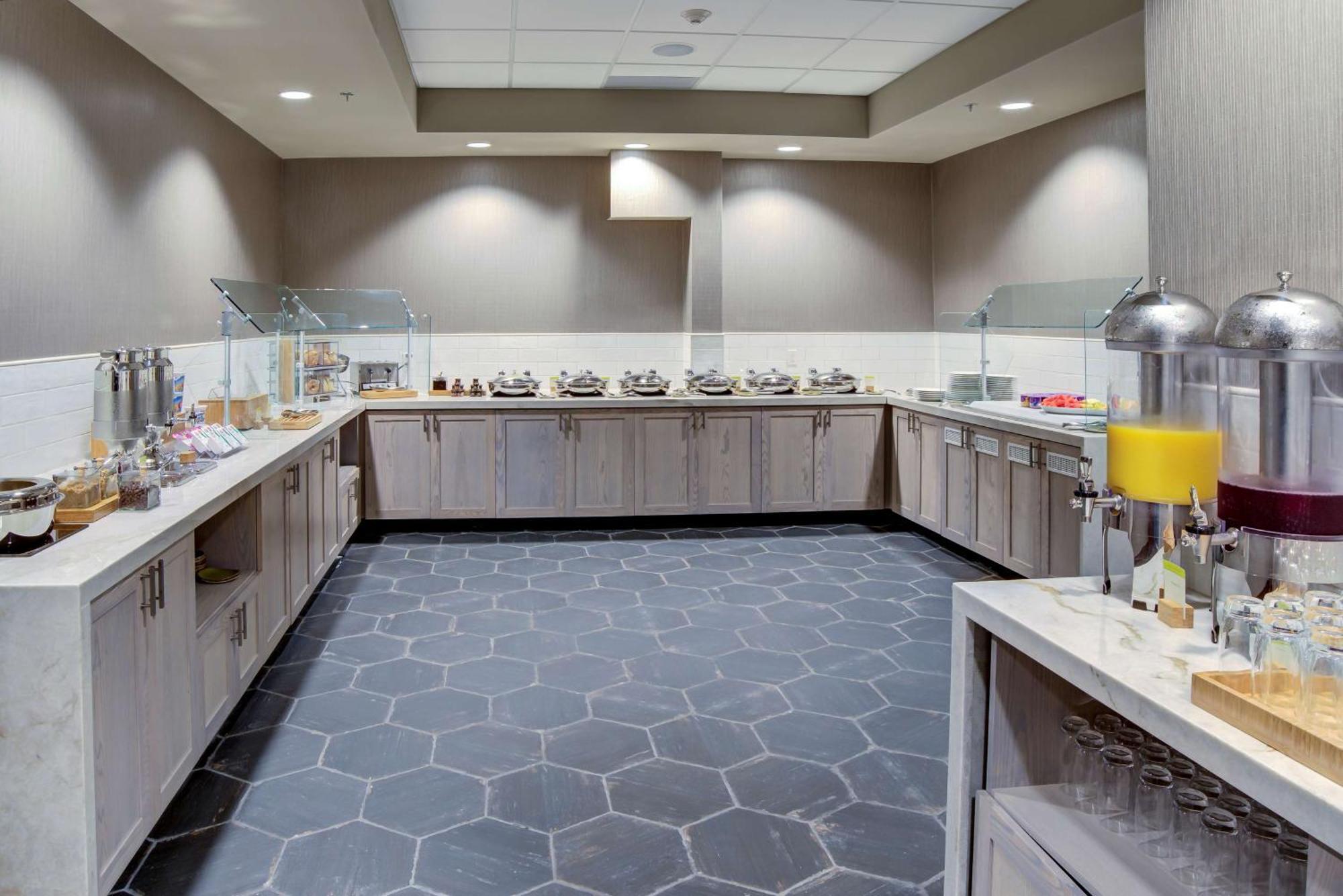 Doubletree By Hilton Harrisonburg Hotel Buitenkant foto