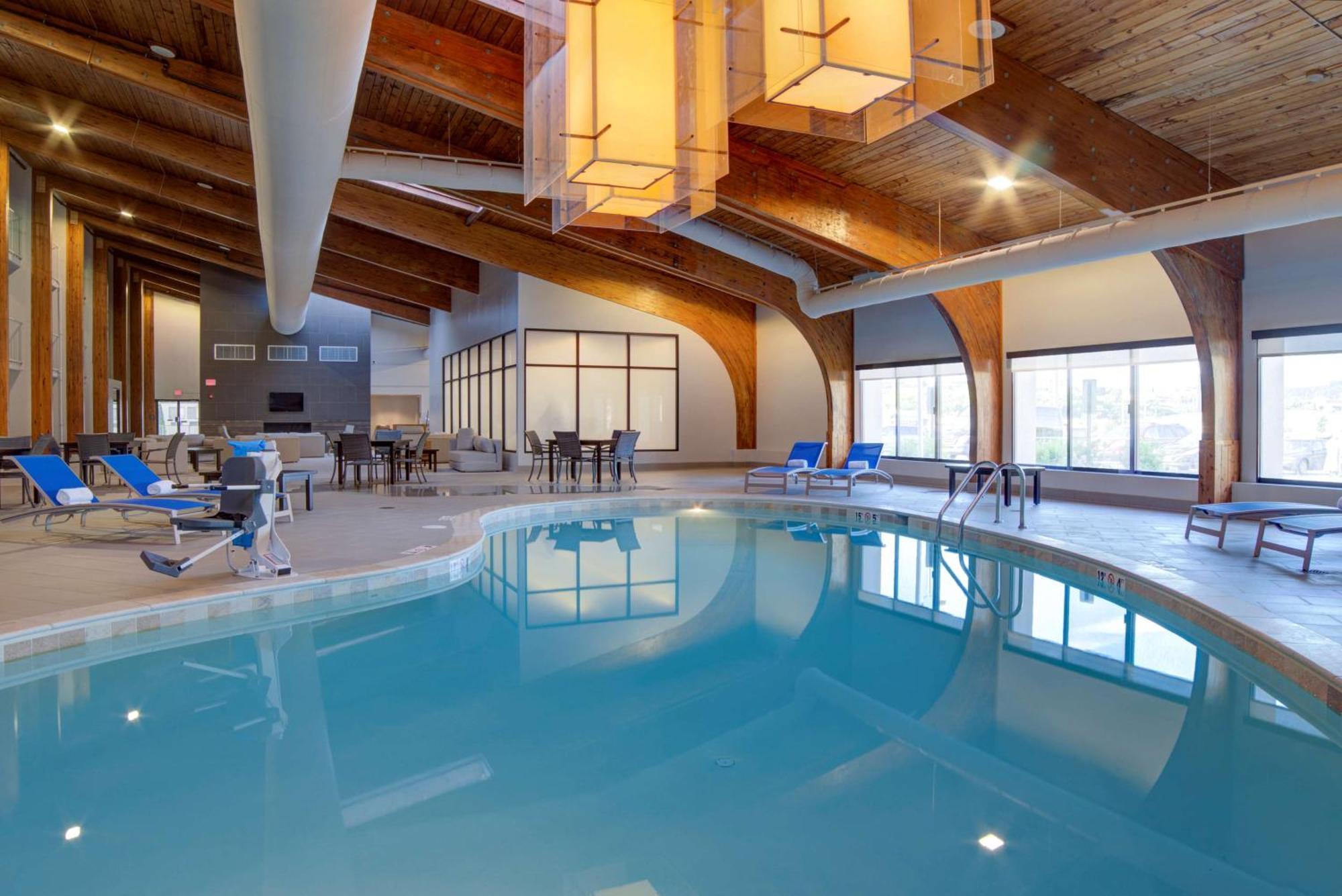 Doubletree By Hilton Harrisonburg Hotel Buitenkant foto