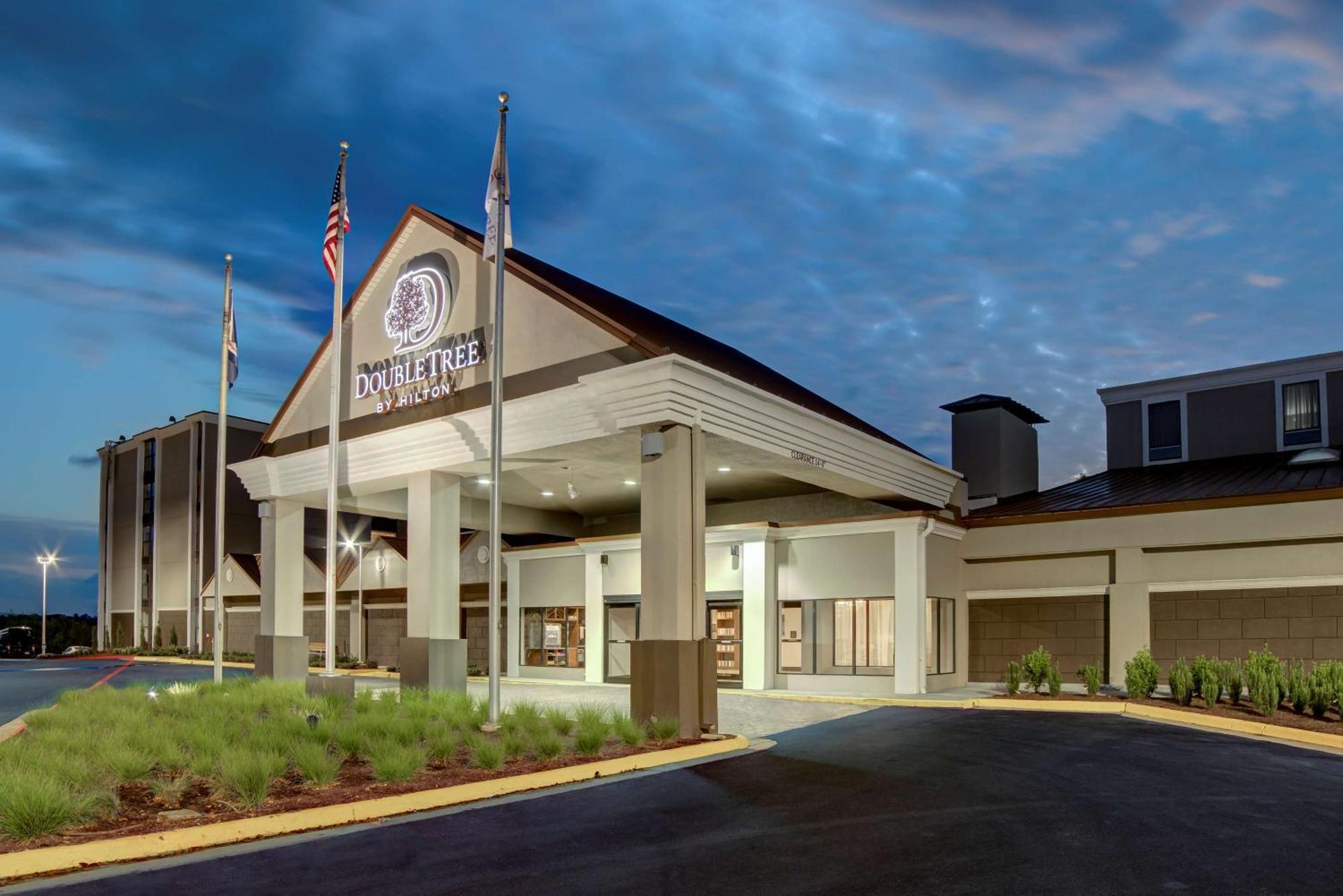Doubletree By Hilton Harrisonburg Hotel Buitenkant foto