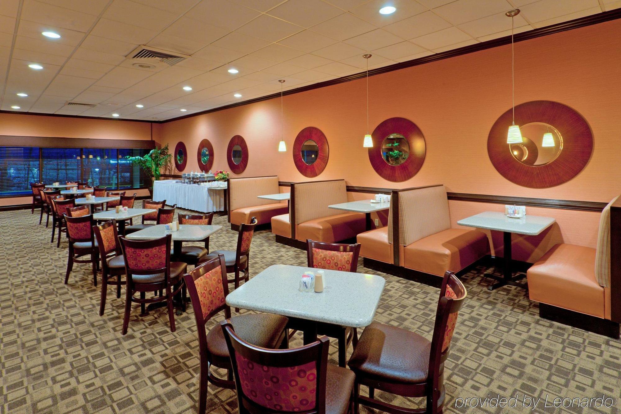 Doubletree By Hilton Harrisonburg Hotel Buitenkant foto