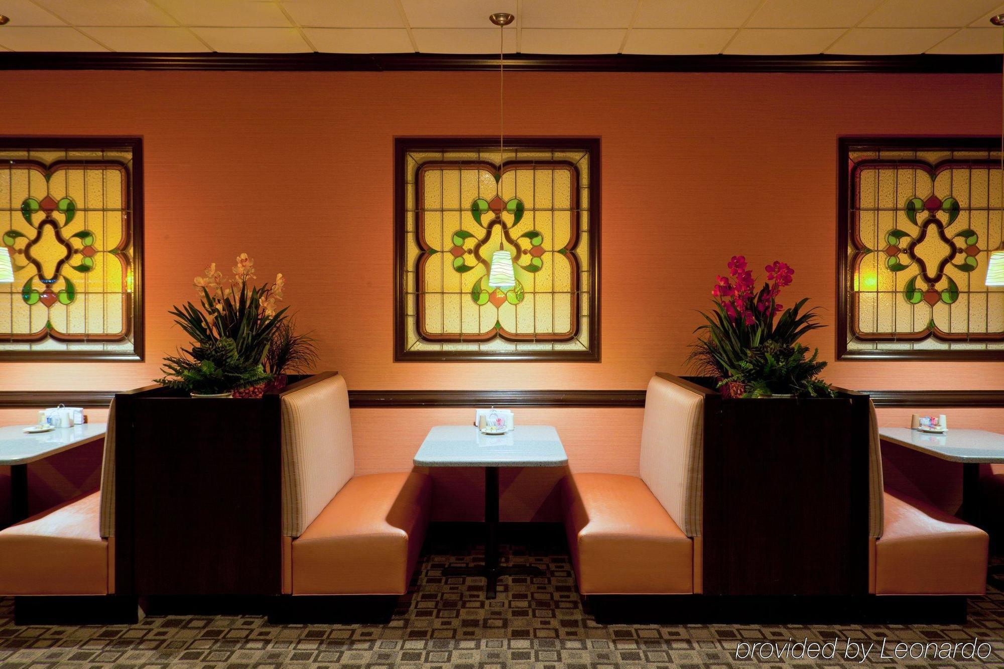 Doubletree By Hilton Harrisonburg Hotel Buitenkant foto