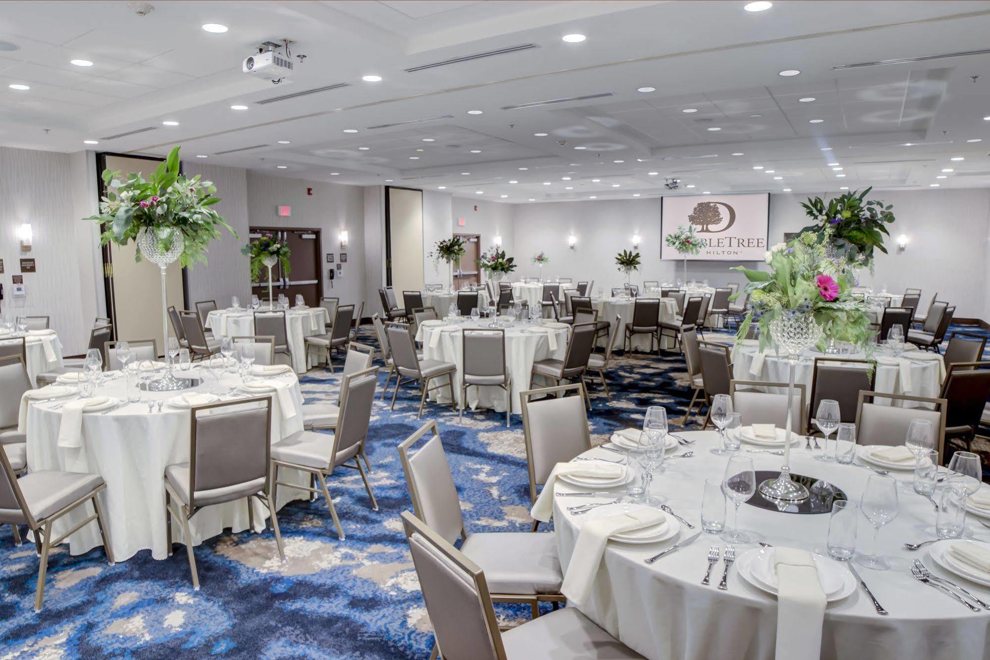 Doubletree By Hilton Harrisonburg Hotel Buitenkant foto